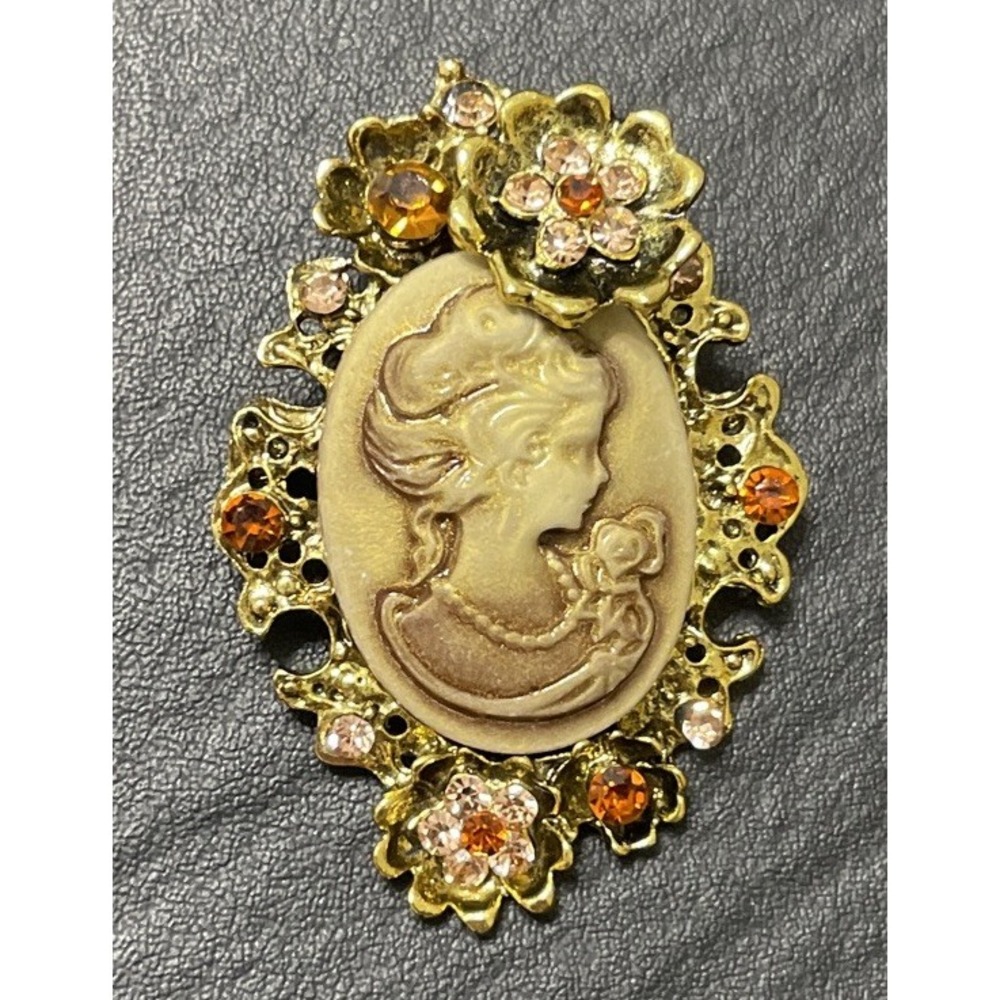 Cameo Brooch Drop Pink Stone Oval Gold Tone Rhinestones Pin Gothic Vintage Style
